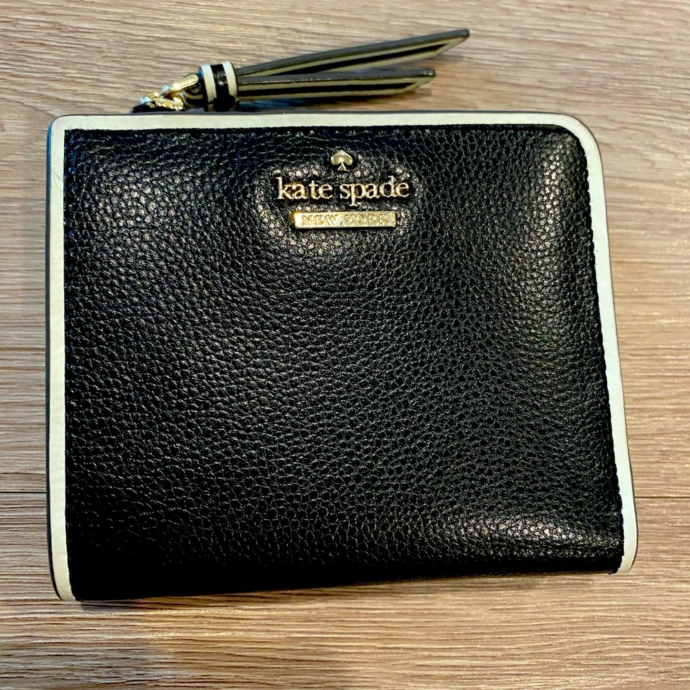 Kate Spade small billfold wallet with zippered coin pouch